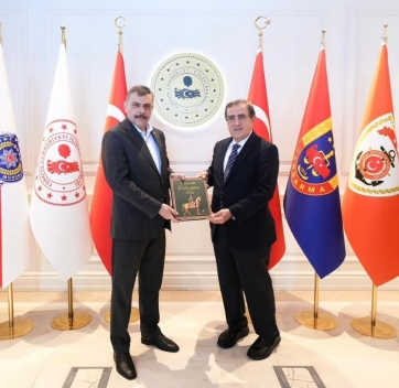 T.C. İÇİŞLERİ BAKANIMIZ SN. MUSTAFA ÇİFTÇİ'YE HAYIRLAMA VE NEZAKET ZİYARETİ YAPILDI