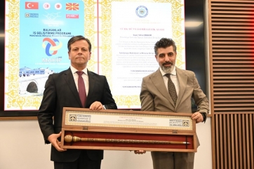 Türk Dünyası Mühendisler ve Mimarlar Birliği Tarafından “Türk Dünyası Üstün Hizmet Ödülleri” Töreni Üsküp’te Yapıldı