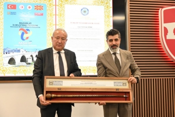 Türk Dünyası Mühendisler ve Mimarlar Birliği Tarafından “Türk Dünyası Üstün Hizmet Ödülleri” Töreni Üsküp’te Yapıldı