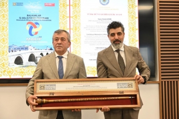 Türk Dünyası Mühendisler ve Mimarlar Birliği Tarafından “Türk Dünyası Üstün Hizmet Ödülleri” Töreni Üsküp’te Yapıldı