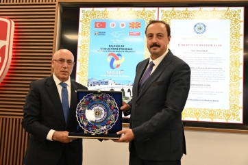 Türk Dünyası Mühendisler ve Mimarlar Birliği Tarafından “Türk Dünyası Üstün Hizmet Ödülleri” Töreni Üsküp’te Yapıldı